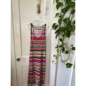 Women’s size medium Multi colored / patterned maxi dress